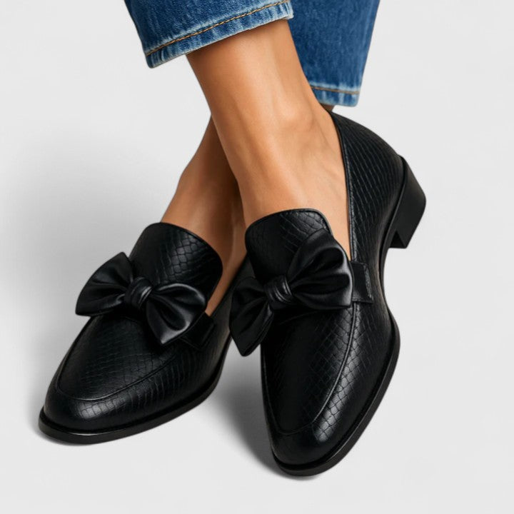 Black / 11