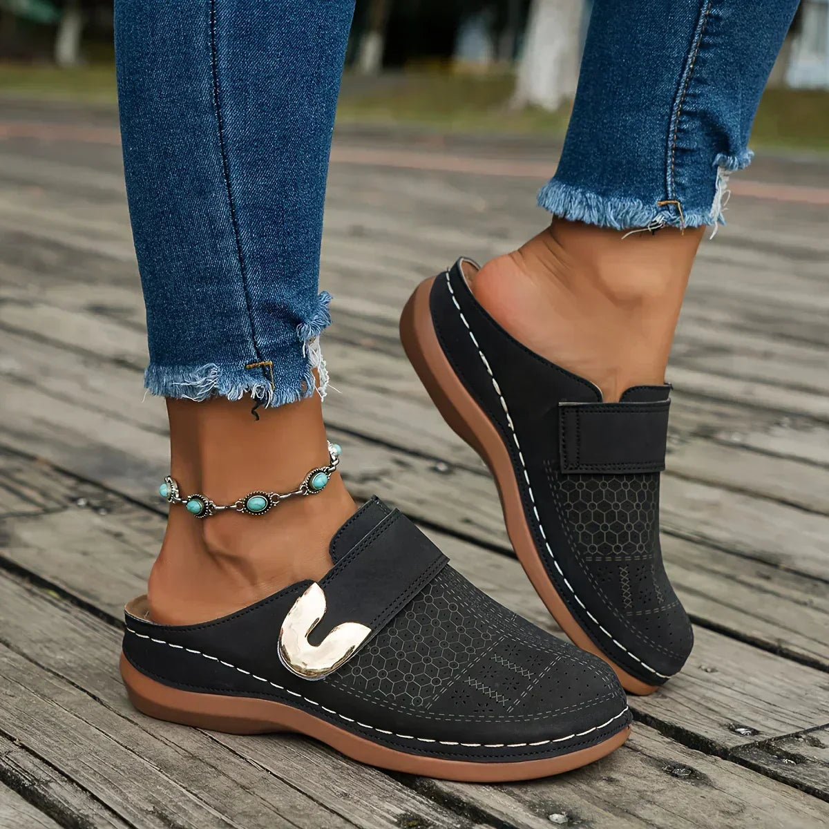 Black / 47