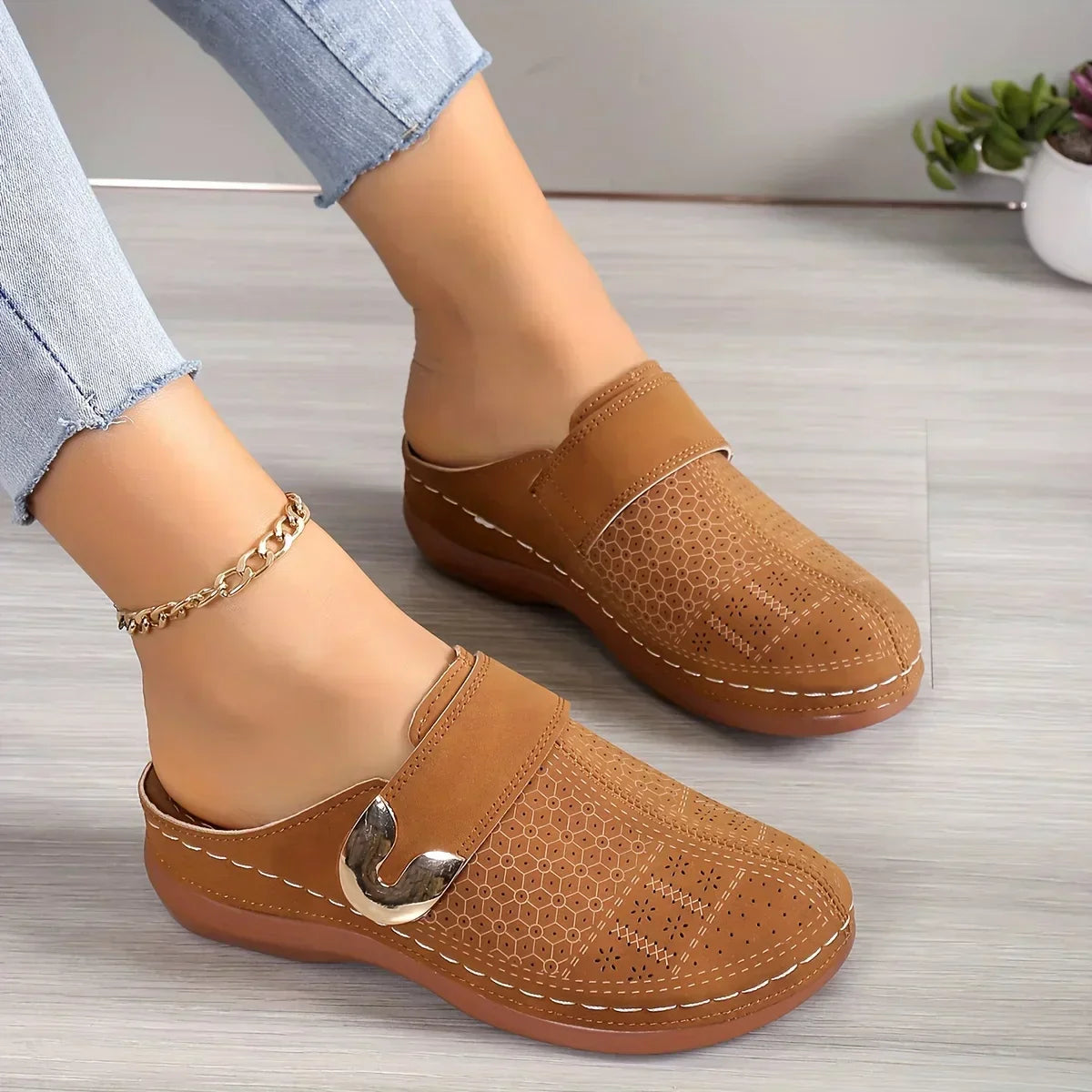 Light Brown / 12
