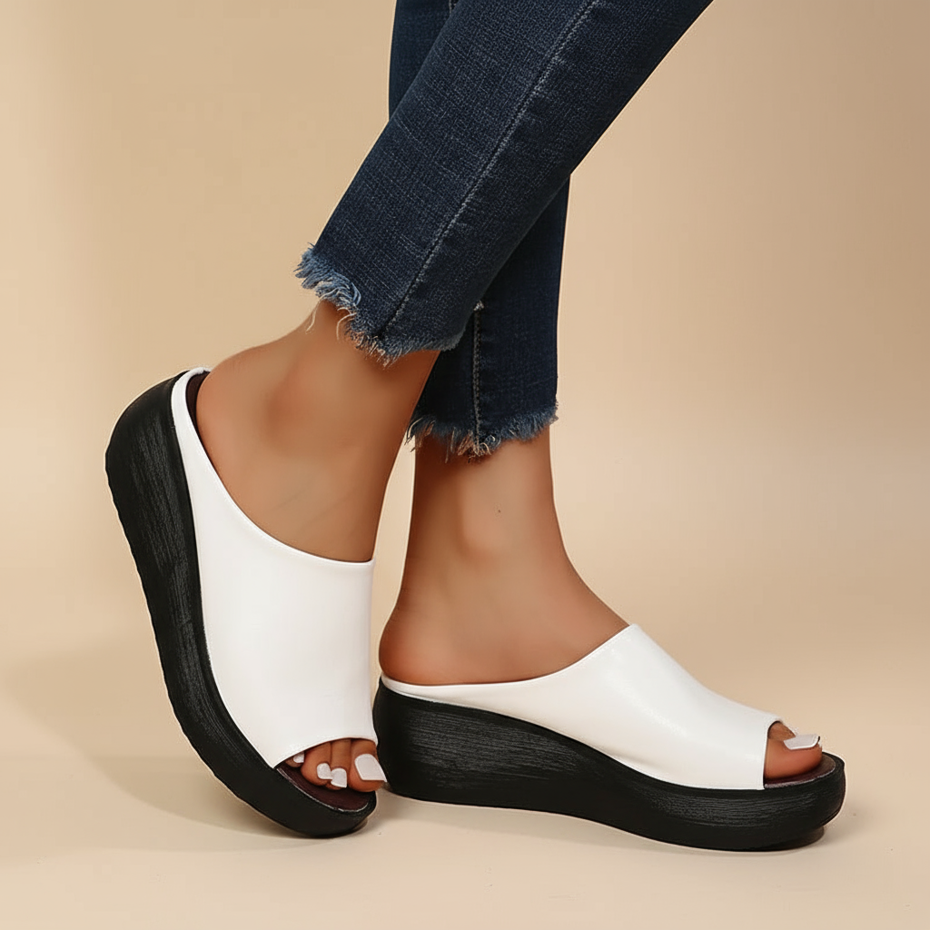 White (Nearly out of stock) / 12 (43 EU)