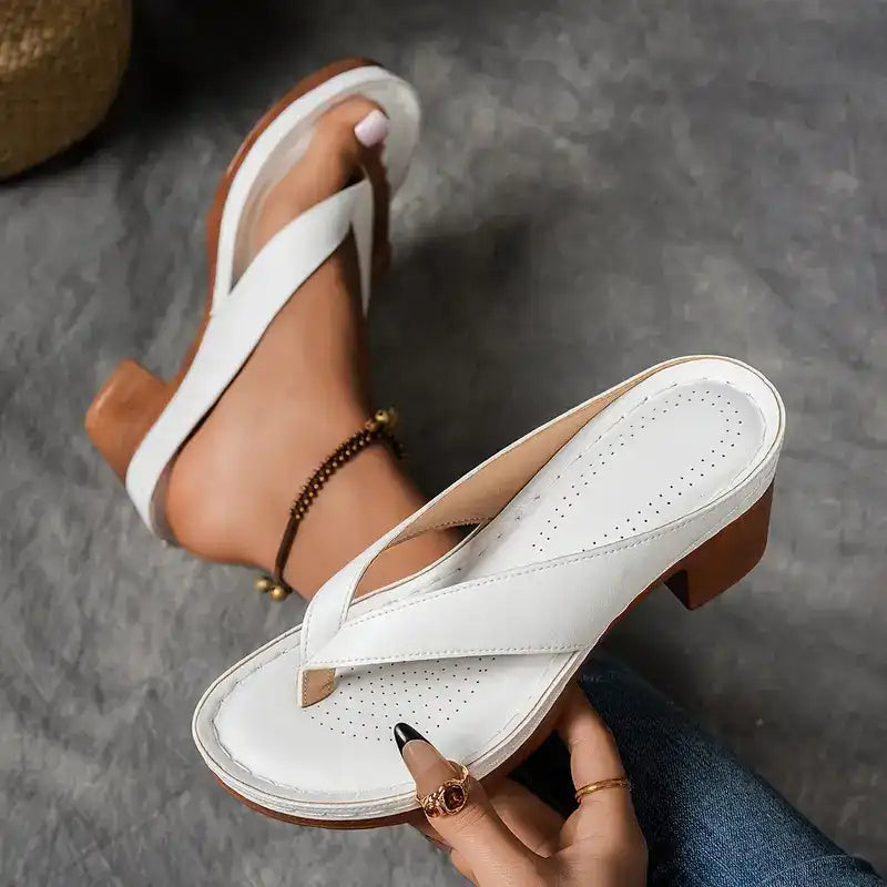 White / 12 (43 EU)